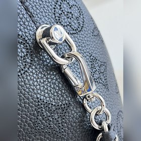 LV  Модель M20700 Черный Кожаная сумка для покупок Why Knot Мал