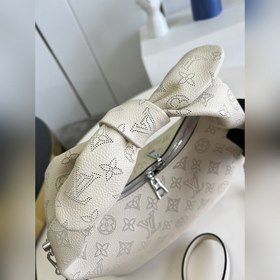 LV Модель M20700 Белый Кожаная сумка для покупок Why Knot Мален