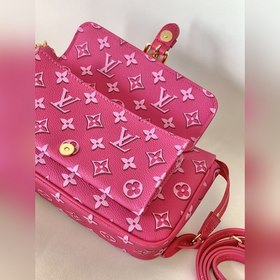 Сумка LV BUCI Сумка через плечо Эта сумка Buci изготовлена из з