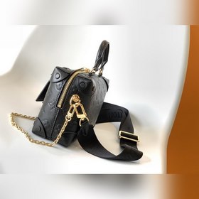 LV Модель M45393 Черная сумка Petite Malle Souple Эта сумка из к