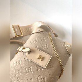 LV Модель M45394 Белая сумка Petite Malle Souple Изготовлена из 