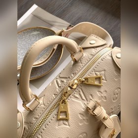 LV Модель M45394 Белая сумка Petite Malle Souple Изготовлена из 