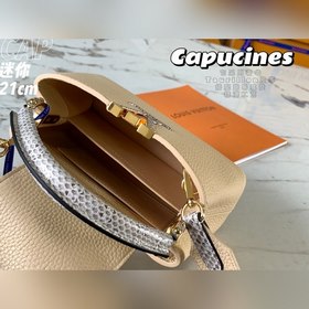 LV Capucines мини-сумка, модель M55921, молочно-белая змеиная кож