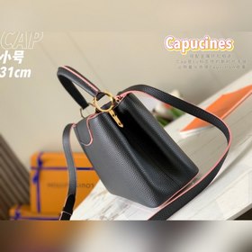 LV Capucines сумка, модель M42259, черный с золотой застежкой Пер