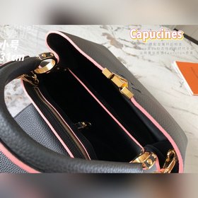 LV Capucines сумка, модель M42259, черный с золотой застежкой Пер
