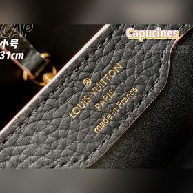 LV Capucines сумка, модель M42259, черный с золотой застежкой Пер