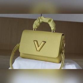 Средняя сумка LV Twist через плечо Средняя сумка Twist изготовлен
