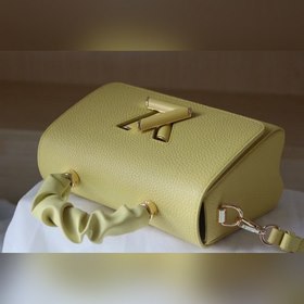 Средняя сумка LV Twist через плечо Средняя сумка Twist изготовлен