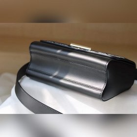 Средняя сумка LV Twist, артикул 50358 Средняя сумка Twist изгото