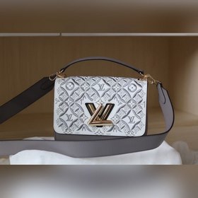 Средняя сумка LV Twist, артикул 50358 Средняя сумка Twist изгото
