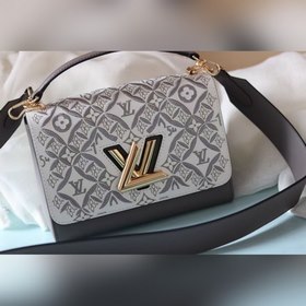 Средняя сумка LV Twist, артикул 50358 Средняя сумка Twist изгото