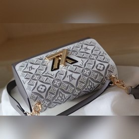 Средняя сумка LV Twist, артикул 50358 Средняя сумка Twist изгото