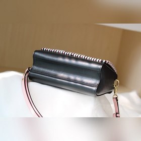 Средняя сумка LV Twist через плечо Средняя сумка Twist с уникальн