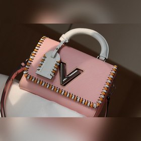 Средняя сумка LV Twist через плечо Средняя сумка Twist с уникальн