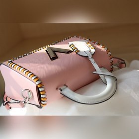 Средняя сумка LV Twist через плечо Средняя сумка Twist с уникальн