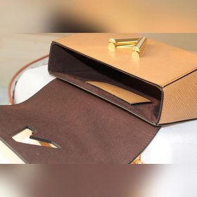 Средняя сумка LV Twist через плечо Средняя сумка Twist с уникальн