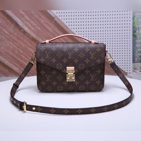 Сумка LV Pochette Metis Модель： M40780 Компактная форма излучает
