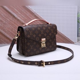 Сумка LV Pochette Metis Модель： M40780 Компактная форма излучает 