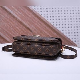 Сумка LV Pochette Metis Модель： M40780 Компактная форма излучает 