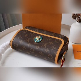LV Подержанная сумка через плечо с маленькими золотыми пуговицам