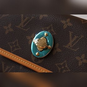 LV Подержанная сумка через плечо с маленькими золотыми пуговицам