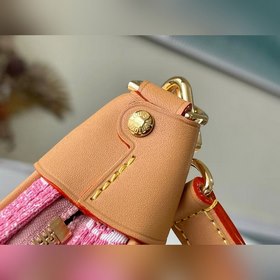 LV Полумесячный рюкзак-багет, модель M81166, джинсовый розовый С