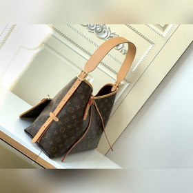 Средняя сумка LV CarryAll под мышку, модель M46197  Louis Vuitto