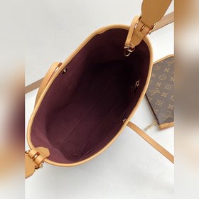 Средняя сумка LV CarryAll под мышку, модель M46197  Louis Vuitto