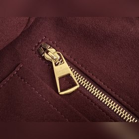 Средняя сумка LV CarryAll под мышку, модель M46197  Louis Vuitto
