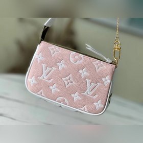 LV  Мини-сумочка Pochette Accessoires с цепочкой, модель M81284