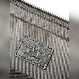 LV Trio почтовая сумка через плечо Изготовлена из ткани Monogram