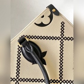 LV Модель M46016 Молочно-белая сумка ONTHEGO среднего размера Эта