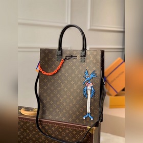 LV Sac Plat Почтовая сумка Модель M45667  Сумка Sac Plat имеет т