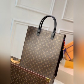 LV Sac Plat Почтовая сумка Модель M45667  Сумка Sac Plat имеет т
