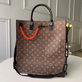 Сумка LV Sac Plat, модель M44475 Арт-директор мужской линии Вирд