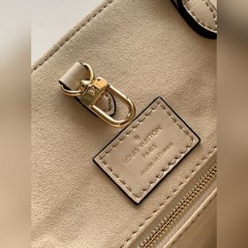Средняя сумка LV OnTheGo, модель M45717, ванильно-желтый Сумка O