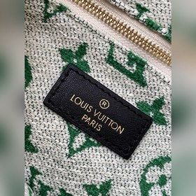 LV ONTHEGO Маленькая сумка-тоут Модель m46216 Зеленый Эта сумка 