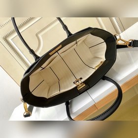 LV Модель M59842 ON MY SIDE Большая сумка-тоут Эта сумка сочетае