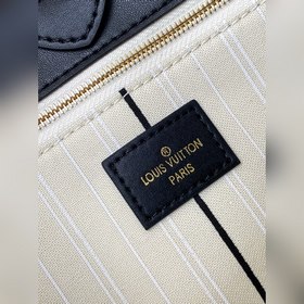 LV Модель M59842 ON MY SIDE Большая сумка-тоут Эта сумка сочетае