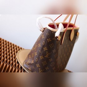 Top LV NEVERFULL Маленькая сумка-тоут Neverfull Small — это элега
