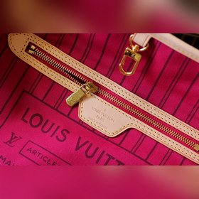 Top LV NEVERFULL Маленькая сумка-тоут Neverfull Small — это элега