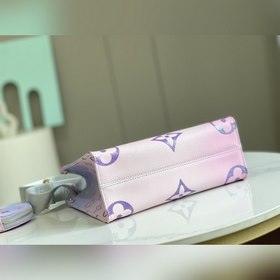 LV OnTheGo Small Tote Bag Сумка OnTheGo Trumpeter выполнена из т