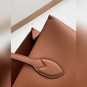 LV Модель M58927 Коричневая сумка LOCKME Сумка Lockme из мелкозе