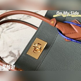 LV  Модель M53823 Старый серый  Сумка On My Side Сумка демонстр