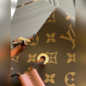 LV  Модель M44887 Сумка NéONOé Сумка-бочонок, созданная Гастоно