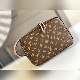 LV  Модель M44887 Сумка NéONOé Сумка-бочонок, созданная Гастоно
