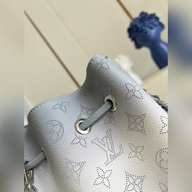 LV Bella сумка-бакет, модель M20507 Эта сумка-ведро Bella изгото