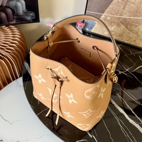 Сумка LV NéoNoé Модель M46029, коричневая с шелкографией  Сумка