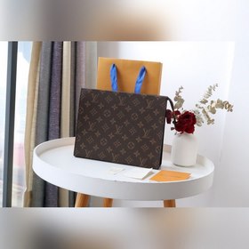 Средняя сумка LV, модель M46037, старый дизайн  POCHE TOILETTE N