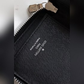 LV Модель N60442 Кошелек с прямой застежкой-молнией Этот прямой 